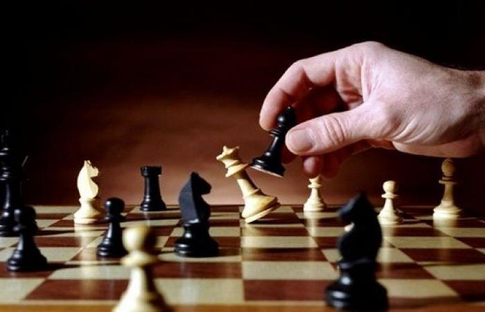 其中最引人注目的是参加世界锦标赛和非洲锦标赛……国际象棋联合会的8项决定